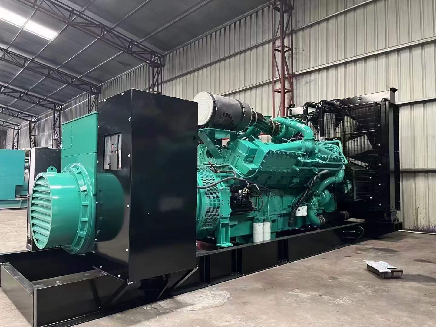 石泉如何降低 800kW 柴油发电机输出电流的波动？