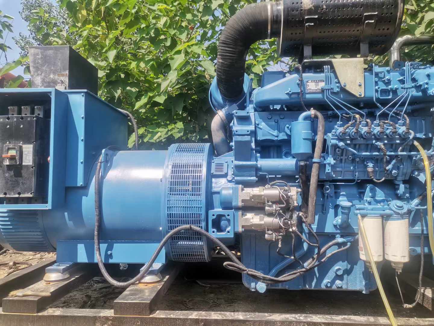 石泉详细说明降低 800kW 柴油发电机输出电流波动的方法
